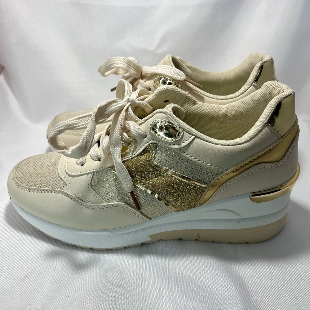Ninety Union Womens Relax Wedge Sneaker | Sz 8M | Gold Lace Up | Platform Chunky